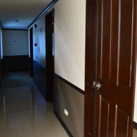 Cebu Fiesta Business Suites Buitenkant foto